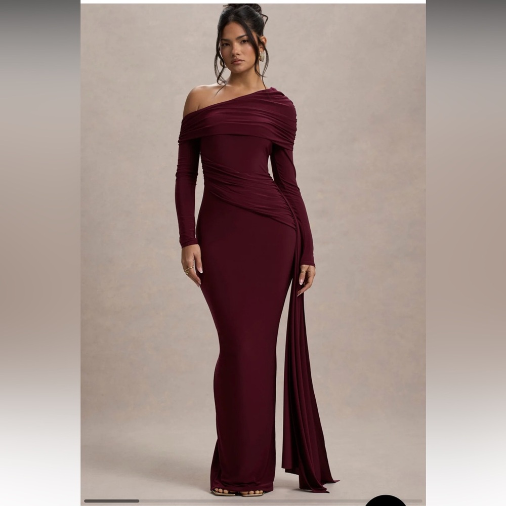 Elegant Long Sleeve Off-Shoulder Burgundy Gown